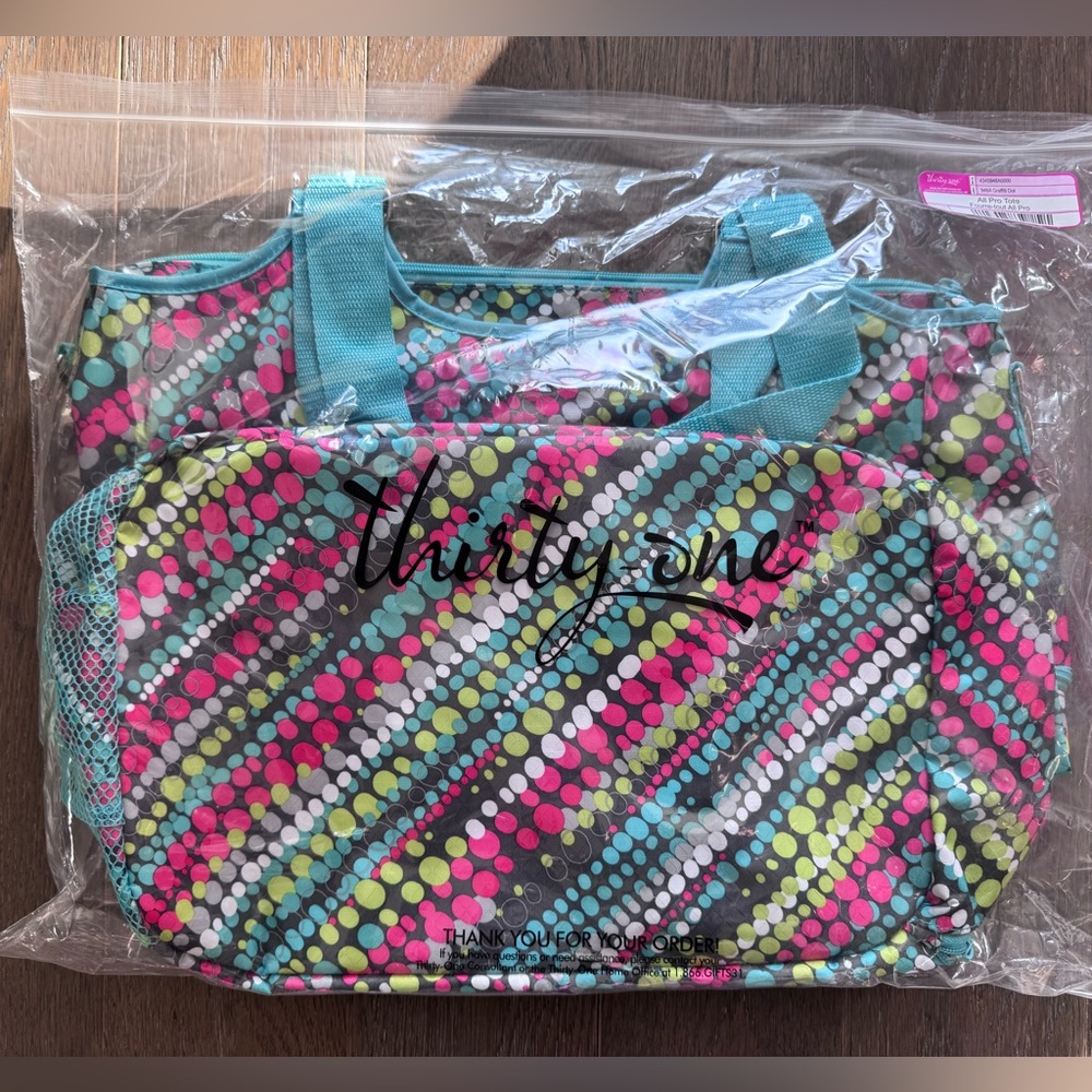 🆕 Thirty One All Pro Tote In Graffiti Dot Beach Gym Yoga Travel Diaper Bag